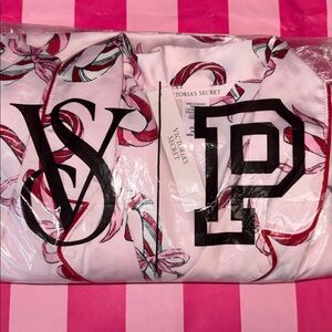 New Victoria's Secret Glazed Satin Pajama Set Pink With Candy Canes Women’s Sz L